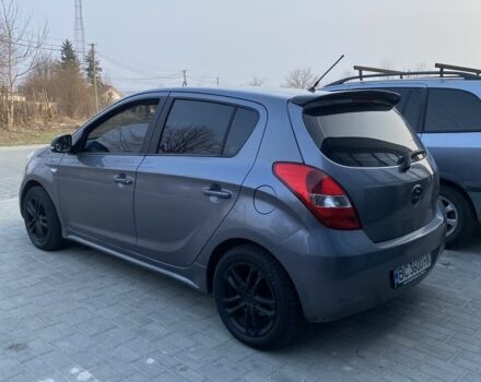 Серый Хендай и20, объемом двигателя 1.4 л и пробегом 220 тыс. км за 6000 $, фото 3 на Automoto.ua