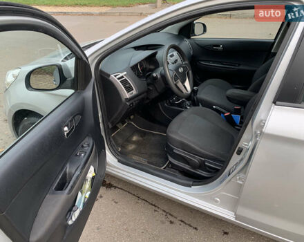 Сірий Хендай і20, об'ємом двигуна 1.2 л та пробігом 203 тис. км за 4500 $, фото 7 на Automoto.ua