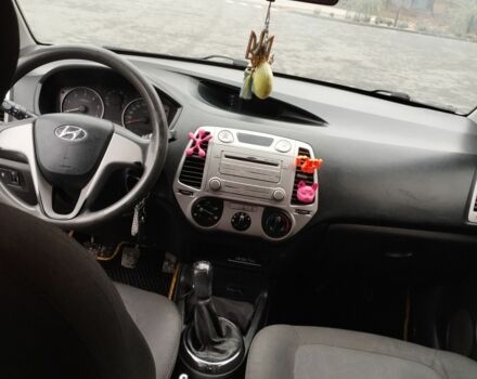 Серый Хендай и20, объемом двигателя 1.4 л и пробегом 274 тыс. км за 5000 $, фото 6 на Automoto.ua