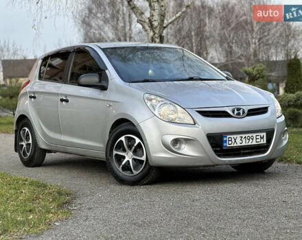 Серый Хендай и20, объемом двигателя 1.4 л и пробегом 273 тыс. км за 4999 $, фото 4 на Automoto.ua
