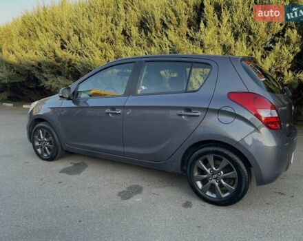 Серый Хендай и20, объемом двигателя 1.4 л и пробегом 120 тыс. км за 7800 $, фото 5 на Automoto.ua