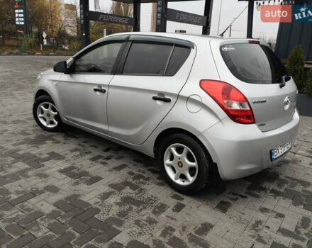 Серый Хендай и20, объемом двигателя 1.4 л и пробегом 274 тыс. км за 5200 $, фото 1 на Automoto.ua