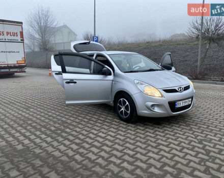 Серый Хендай и20, объемом двигателя 1.4 л и пробегом 275 тыс. км за 4999 $, фото 24 на Automoto.ua