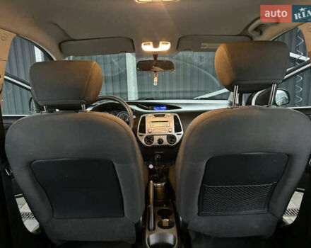 Сірий Хендай і20, об'ємом двигуна 1.25 л та пробігом 200 тис. км за 5500 $, фото 12 на Automoto.ua