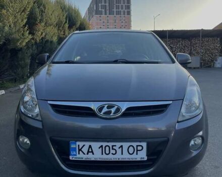 Серый Хендай и20, объемом двигателя 1.4 л и пробегом 120 тыс. км за 7800 $, фото 1 на Automoto.ua