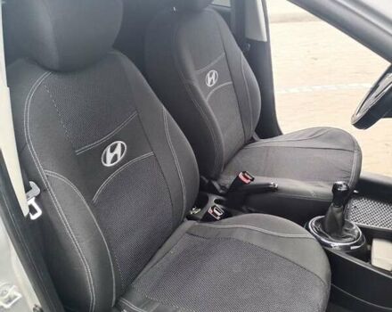 Сірий Хендай і20, об'ємом двигуна 1.25 л та пробігом 188 тис. км за 5300 $, фото 7 на Automoto.ua
