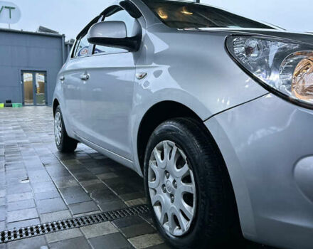 Сірий Хендай і20, об'ємом двигуна 1.25 л та пробігом 201 тис. км за 5400 $, фото 9 на Automoto.ua