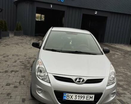 Серый Хендай и20, объемом двигателя 1.4 л и пробегом 274 тыс. км за 5200 $, фото 2 на Automoto.ua