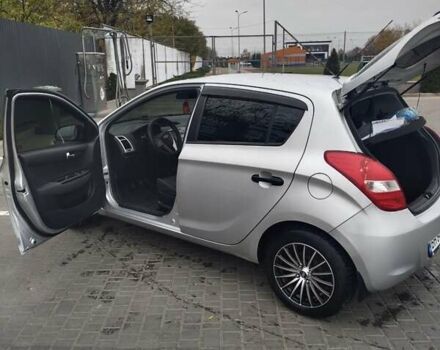 Сірий Хендай і20, об'ємом двигуна 1.25 л та пробігом 188 тис. км за 5300 $, фото 3 на Automoto.ua
