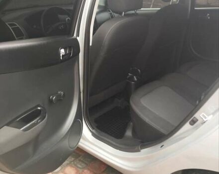 Серый Хендай и20, объемом двигателя 1.12 л и пробегом 172 тыс. км за 6800 $, фото 1 на Automoto.ua