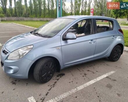 Сірий Хендай і20, об'ємом двигуна 1.25 л та пробігом 220 тис. км за 5200 $, фото 1 на Automoto.ua