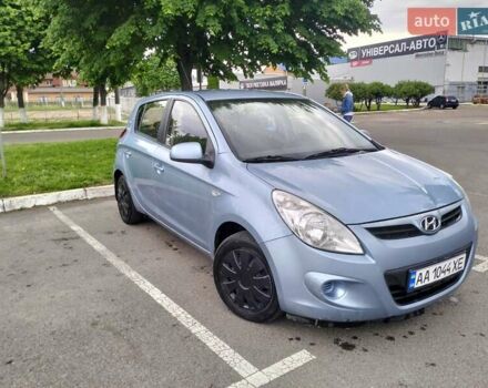 Сірий Хендай і20, об'ємом двигуна 1.25 л та пробігом 220 тис. км за 5200 $, фото 2 на Automoto.ua