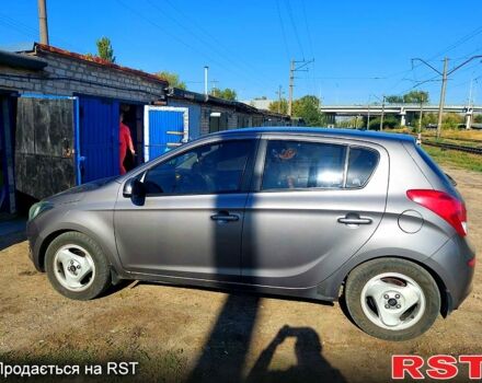 Серый Хендай и20, объемом двигателя 1.4 л и пробегом 167 тыс. км за 6500 $, фото 7 на Automoto.ua