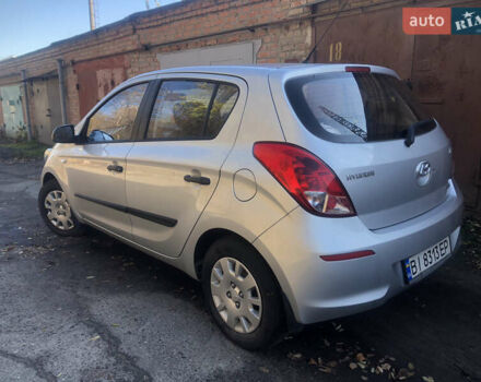 Серый Хендай и20, объемом двигателя 1.12 л и пробегом 215 тыс. км за 6500 $, фото 4 на Automoto.ua