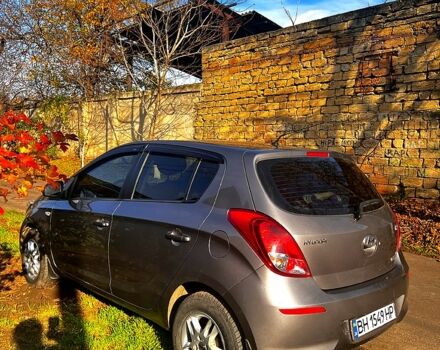 Серый Хендай и20, объемом двигателя 1.4 л и пробегом 110 тыс. км за 7500 $, фото 5 на Automoto.ua