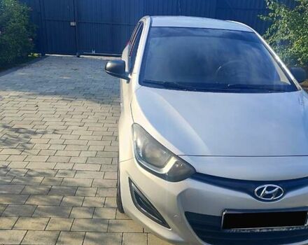 Сірий Хендай і20, об'ємом двигуна 1.25 л та пробігом 176 тис. км за 5800 $, фото 1 на Automoto.ua