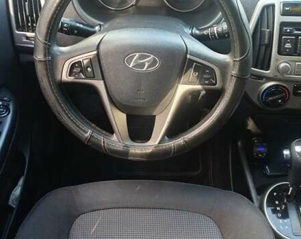 Серый Хендай и20, объемом двигателя 1.4 л и пробегом 99 тыс. км за 7300 $, фото 12 на Automoto.ua