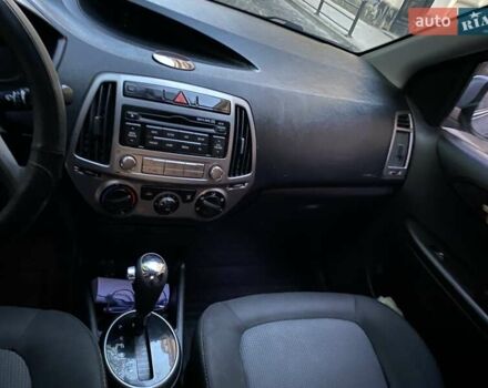 Серый Хендай и20, объемом двигателя 1.4 л и пробегом 99 тыс. км за 7300 $, фото 14 на Automoto.ua