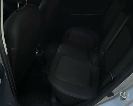 Серый Хендай и20, объемом двигателя 1.4 л и пробегом 99 тыс. км за 7300 $, фото 15 на Automoto.ua