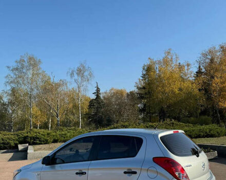 Серый Хендай и20, объемом двигателя 1.12 л и пробегом 126 тыс. км за 6400 $, фото 5 на Automoto.ua