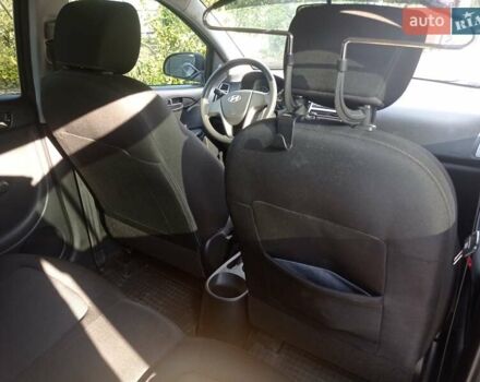 Сірий Хендай і20, об'ємом двигуна 1.25 л та пробігом 176 тис. км за 5800 $, фото 10 на Automoto.ua