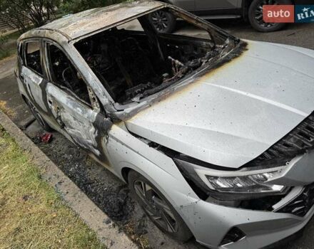 Серый Хендай и20, объемом двигателя 1 л и пробегом 57 тыс. км за 8000 $, фото 4 на Automoto.ua