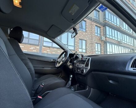 Серый Хендай и20, объемом двигателя 1.2 л и пробегом 198 тыс. км за 4300 $, фото 8 на Automoto.ua