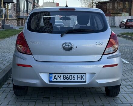 Серый Хендай и20, объемом двигателя 1.2 л и пробегом 198 тыс. км за 4300 $, фото 5 на Automoto.ua