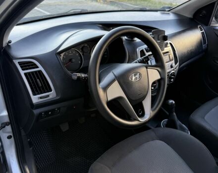 Серый Хендай и20, объемом двигателя 1.2 л и пробегом 198 тыс. км за 4300 $, фото 14 на Automoto.ua