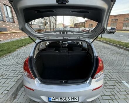 Серый Хендай и20, объемом двигателя 1.2 л и пробегом 198 тыс. км за 4300 $, фото 11 на Automoto.ua