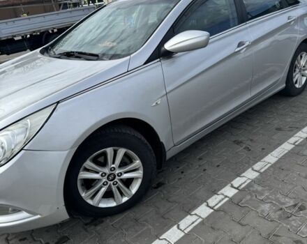 Серый Хендай и20, объемом двигателя 2 л и пробегом 3 тыс. км за 5800 $, фото 3 на Automoto.ua