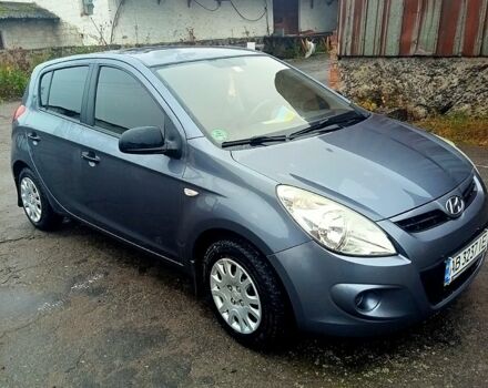 Серый Хендай и20, объемом двигателя 1.2 л и пробегом 181 тыс. км за 5600 $, фото 1 на Automoto.ua