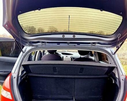 Серый Хендай и20, объемом двигателя 1.2 л и пробегом 181 тыс. км за 5600 $, фото 1 на Automoto.ua