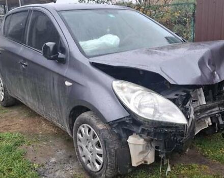 Серый Хендай и20, объемом двигателя 1.25 л и пробегом 240 тыс. км за 1499 $, фото 1 на Automoto.ua