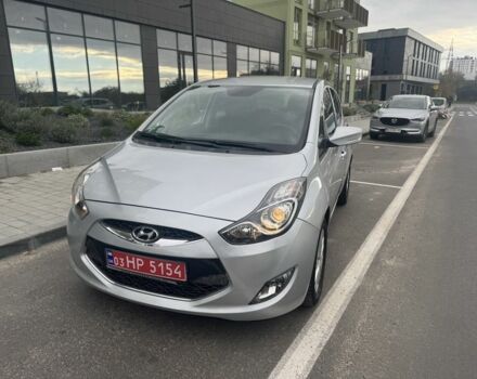 Серый Хендай и20, объемом двигателя 1.6 л и пробегом 137 тыс. км за 10900 $, фото 1 на Automoto.ua