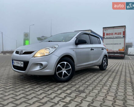 Серый Хендай и20, объемом двигателя 1.4 л и пробегом 275 тыс. км за 4999 $, фото 1 на Automoto.ua