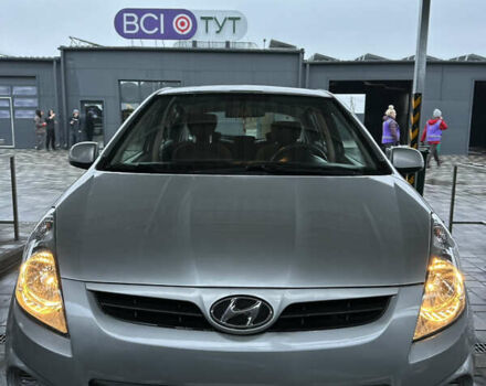 Сірий Хендай і20, об'ємом двигуна 1.25 л та пробігом 200 тис. км за 5500 $, фото 1 на Automoto.ua