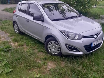 Хендай і20 2012 у Новоукраинке на Automoto.ua Сірий Хендай і20, об'ємом двигуна 1.1 л та пробігом 234 тис. км за 5400 $, фото 1 на Automoto.ua