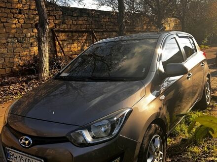 Серый Хендай и20, объемом двигателя 1.4 л и пробегом 110 тыс. км за 7500 $, фото 1 на Automoto.ua