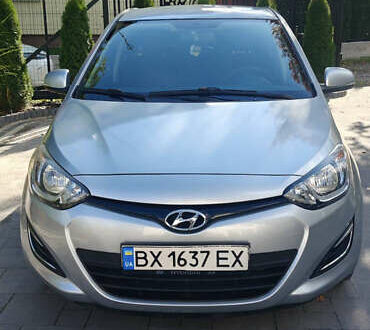 Серый Хендай и20, объемом двигателя 1.4 л и пробегом 99 тыс. км за 7300 $, фото 1 на Automoto.ua