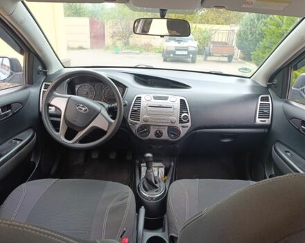 Хендай и20 2010 в Дергачах на Automoto.ua Синий Хендай и20, объемом двигателя 1.2 л и пробегом 170 тыс. км за 4700 $, фото 4 на Automoto.ua