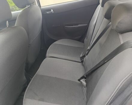 Хендай и20 2010 в Дергачах на Automoto.ua Синий Хендай и20, объемом двигателя 1.2 л и пробегом 170 тыс. км за 4700 $, фото 5 на Automoto.ua