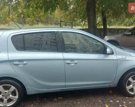 Синий Хендай и20, объемом двигателя 1.1 л и пробегом 180 тыс. км за 5900 $, фото 1 на Automoto.ua