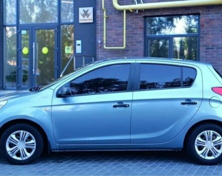 Синий Хендай и20, объемом двигателя 1.2 л и пробегом 209 тыс. км за 3900 $, фото 5 на Automoto.ua