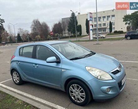 Синий Хендай и20, объемом двигателя 1.4 л и пробегом 302 тыс. км за 5500 $, фото 1 на Automoto.ua