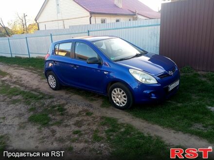 Хендай и20 2010 в Рокитном на Automoto.ua Синий Хендай и20, объемом двигателя 1.2 л и пробегом 180 тыс. км за 4100 $, фото 1 на Automoto.ua