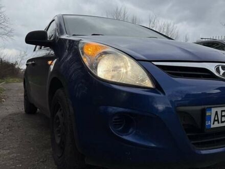 Синий Хендай и20, объемом двигателя 1.25 л и пробегом 250 тыс. км за 4200 $, фото 1 на Automoto.ua