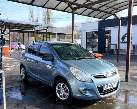 Синій Хендай і20, об'ємом двигуна 1.2 л та пробігом 20600 тис. км за 4000 $, фото 1 на Automoto.ua