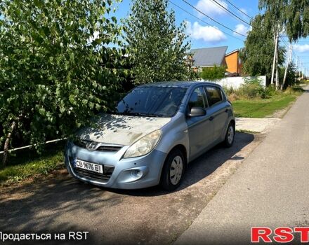 Синий Хендай и20, объемом двигателя 1.2 л и пробегом 300 тыс. км за 3900 $, фото 1 на Automoto.ua