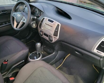 Зеленый Хендай и20, объемом двигателя 1.4 л и пробегом 98 тыс. км за 7200 $, фото 7 на Automoto.ua